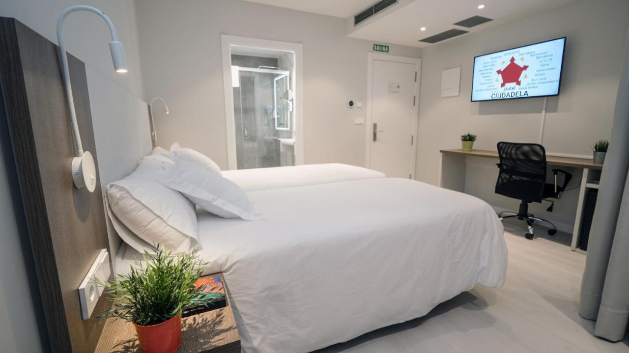 Hotel Ciudadela Pamplona Kültér fotó