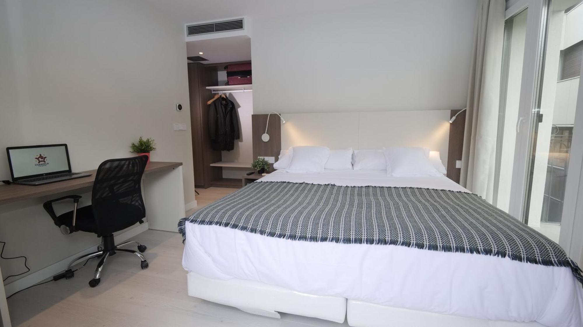 Hotel Ciudadela Pamplona Kültér fotó